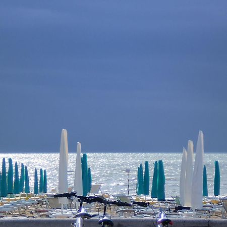 Suite Erica Lignano Hotel Lignano Sabbiadoro Kültér fotó
