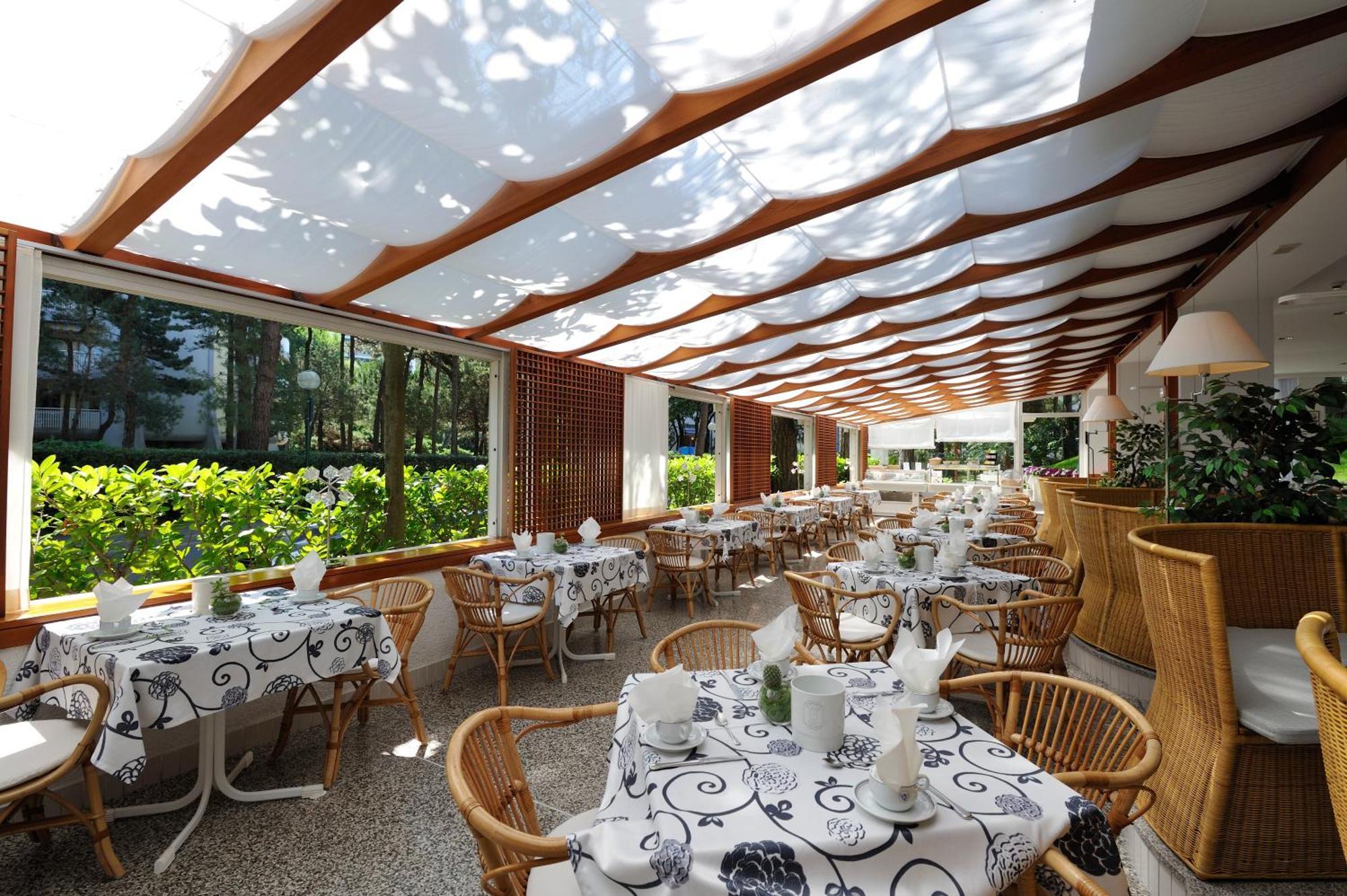 Suite Erica Lignano Hotel Lignano Sabbiadoro Kültér fotó