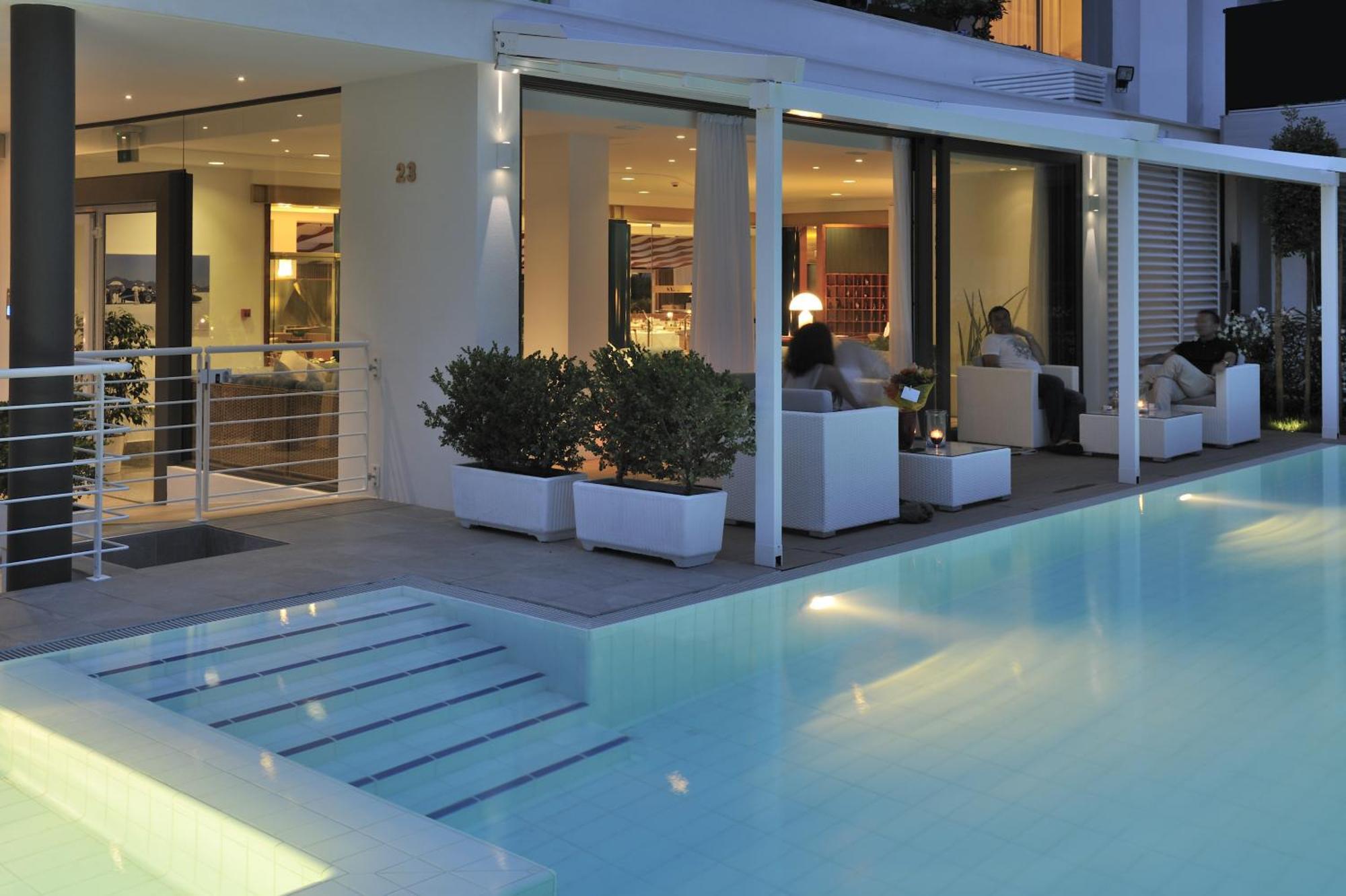 Suite Erica Lignano Hotel Lignano Sabbiadoro Kültér fotó