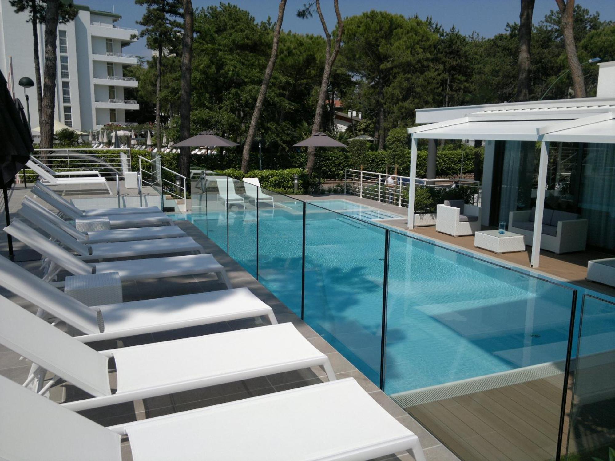 Suite Erica Lignano Hotel Lignano Sabbiadoro Kültér fotó
