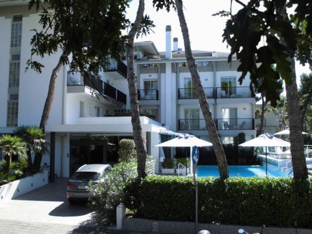 Suite Erica Lignano Hotel Lignano Sabbiadoro Kültér fotó