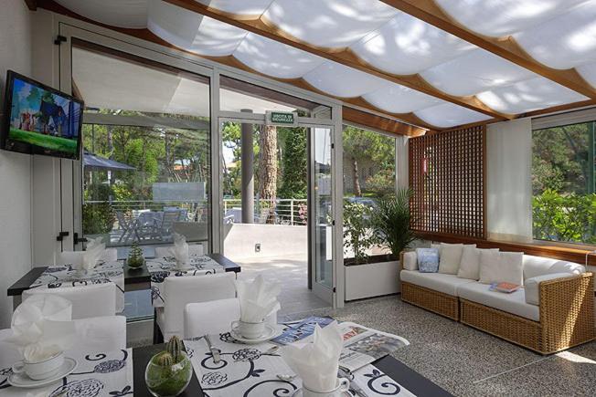 Suite Erica Lignano Hotel Lignano Sabbiadoro Kültér fotó