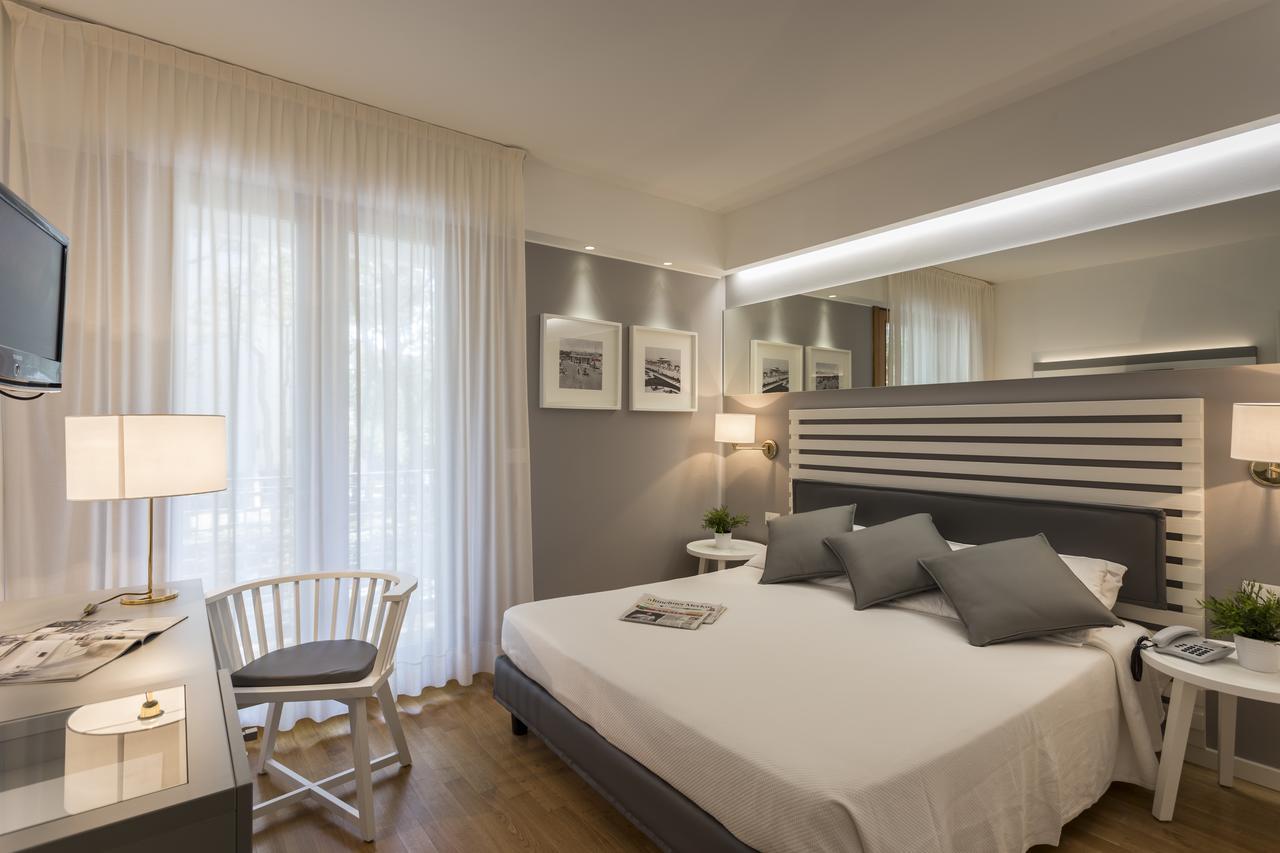 Suite Erica Lignano Hotel Lignano Sabbiadoro Kültér fotó