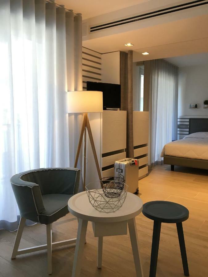 Suite Erica Lignano Hotel Lignano Sabbiadoro Kültér fotó